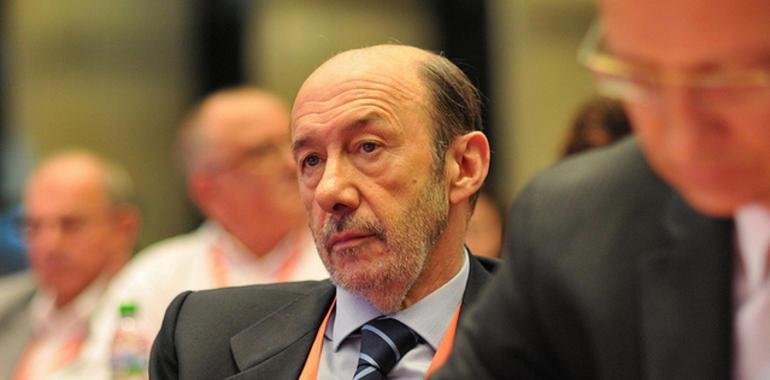 Rubalcaba emplaza al Consejo Europeo a dejarse de "retórica" y a tomar decisiones