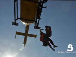 rescatada en helicóptero una mujer con un esguince en Las Bobias, en Picos