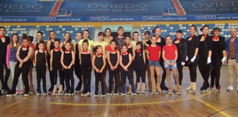 Una exhibición pone el broche final a la temporada de patinaje artístico