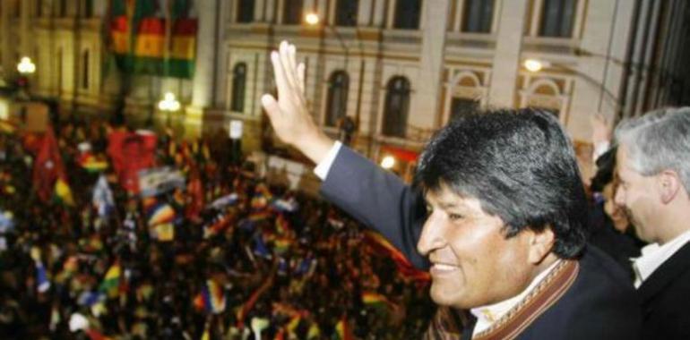 Evo Morales ofrece asilo humanitario a exagente Edward Snowden