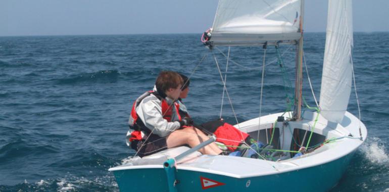 Alta participación en el Trofeo de Verano Vela Ligera, en San Lorenzo