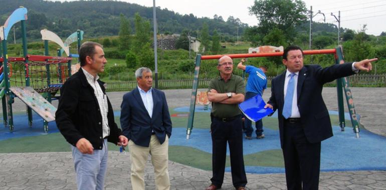 La Corredoria: Mejoras en  zona verde e infantil