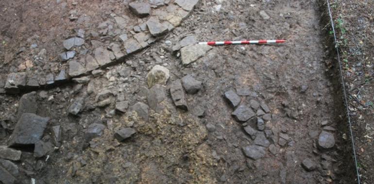 Descubren un área metalúrgica en el castro de Vigaña, Belmonte de Miranda (Asturies)