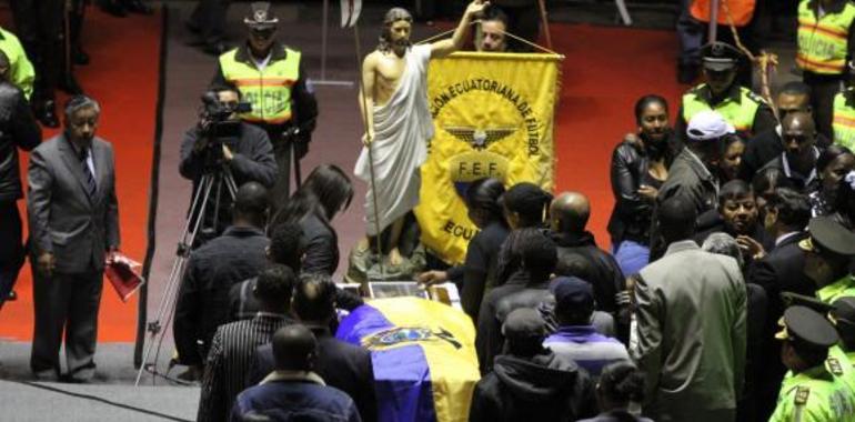 Los restos de Christian Benítez son velados en el coliseo Rumiñahui de Quito  