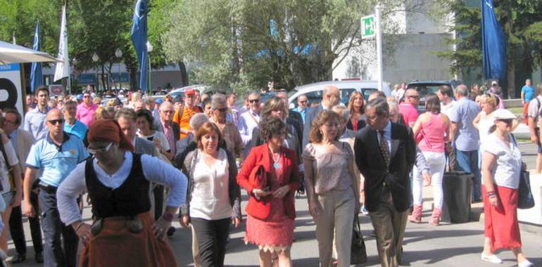 La consejera reivindica la deuda del Estado con Asturias en el Día de Langreo en la FIDMA