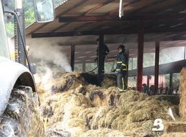 Incendio en una instalación ganadera de Les Regueres