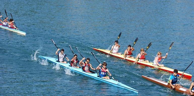 El Club de Mar de Avilés se impone en la Regata Internacional K4 Ribadesella