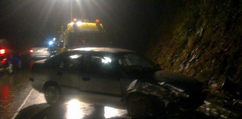 Un conductor herido al salirse de la vía entre Vibaño y Rales, Llanes