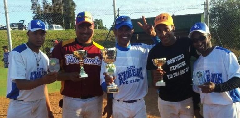 Los Azulejos de Gijón ganan el Primer clásico de Softbol