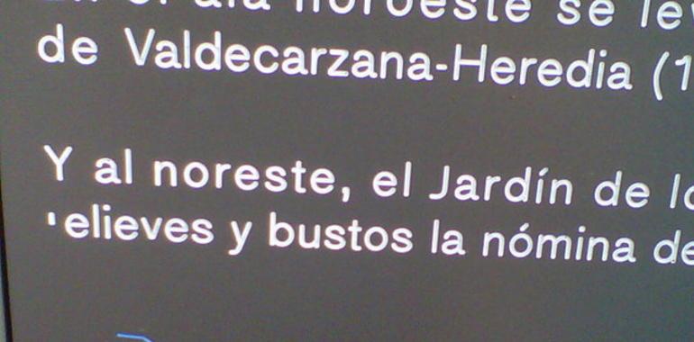 El PSOE local rechaza los nuevos paneles informativos en el Oviedo antiguo por su poca eficacia