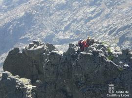 Rescatado un escalador lesionado en el Pico de la Aguja Negra