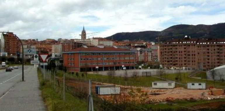 El Colegio Fozaneldi vuelve a iniciar curso sin los accesos aprobados por el Ayuntamiento hace 3 años