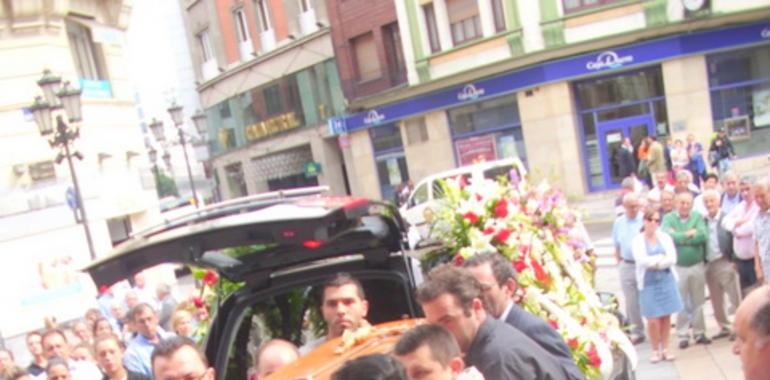 Multitudinaria despedida al hostelero José Bernardo González, en San Juan 