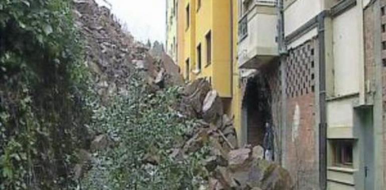 "El argayu de Cangas del Narcea puede provocar una tragedia"