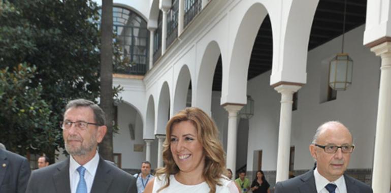 Susana Díaz asegura que gobernará con "ventanas abiertas" y "luces largas" 