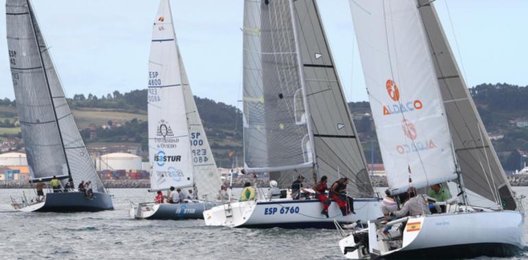 El Tamborilero, con Alfredo Flórez a la caña revalida el título en el XXIII Trofeo Villa de Gijón