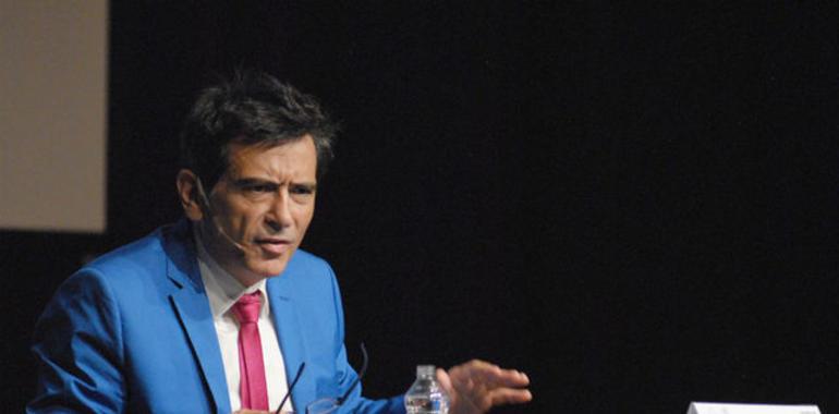 Arcadi Espada clausuró el Simposio Internacional sobre Libro Electrónico