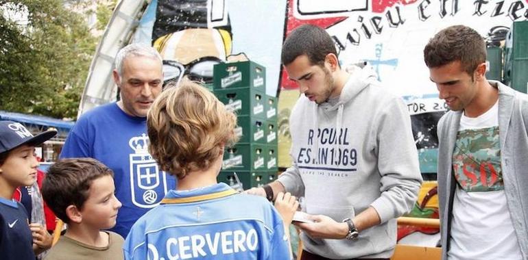 Los jugadores pusieron el colofón al VI Día del Real Oviedo