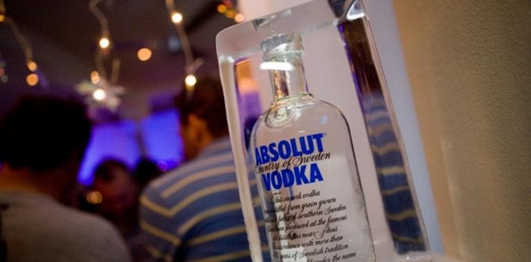 El vodka nun combina nada coles bebíes enerxétiques