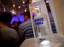 El vodka nun combina nada coles bebíes enerxétiques