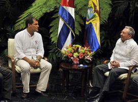 Correa se entrevista durante dos horas con los hermanos Castro