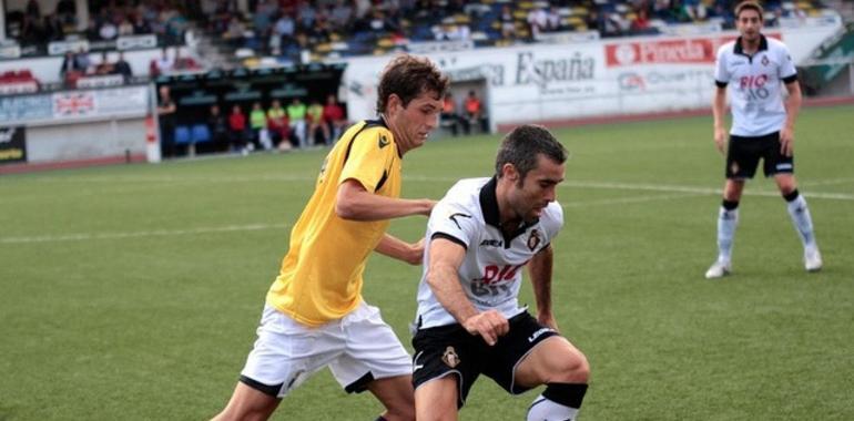 El Caudal tira por la borda una ventaja de dos goles