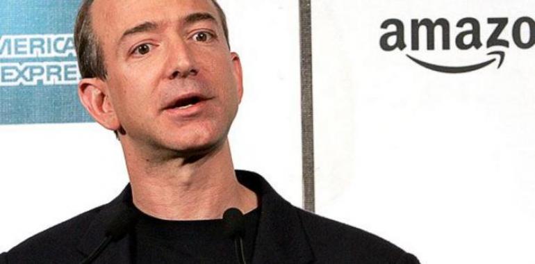 Jeff Bezos pronostica la conversión de la prensa en papel en productu de lluxu