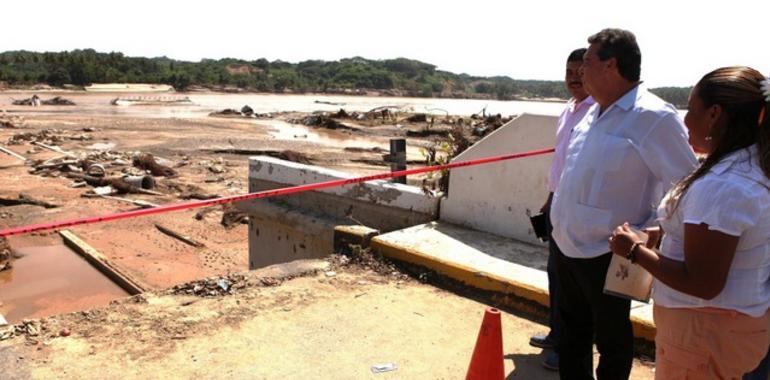 Dos mil vecinos de Guerrero no desalojan pese a grave riesgo de desmoronamiento de un cerro