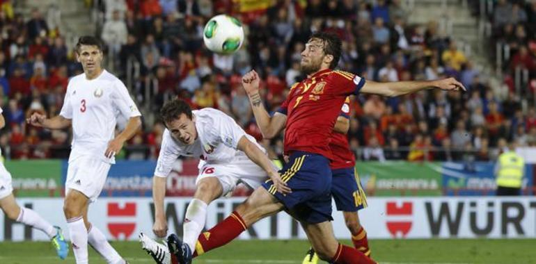 España más cerca de Brasil 2014 en el debut de Michu