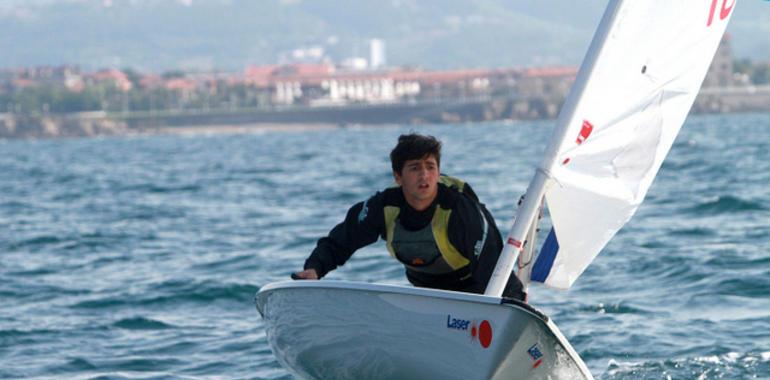 Complicada metereología para el Trofeo de la Hispanidad en la bahía de San Lorenzo