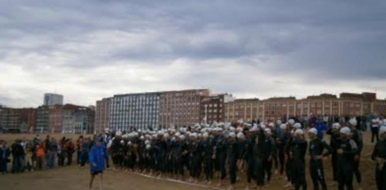 Tenreiro y Barroso vencedores en el Triatlón Villa de Gijón