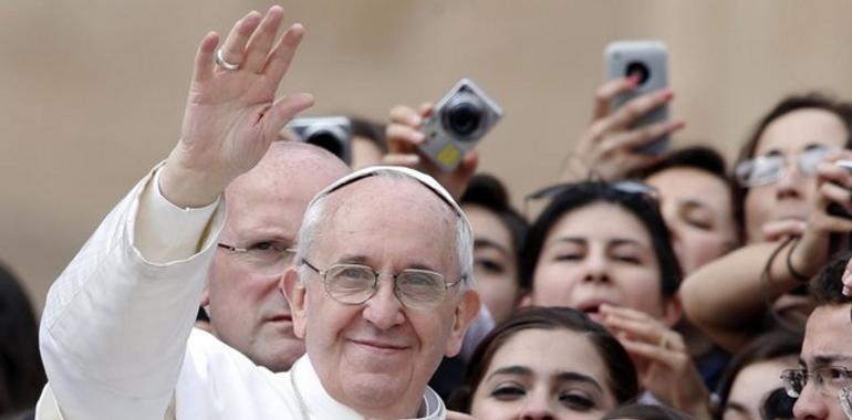 La Ilesia debate la idea de muyeres cardenales