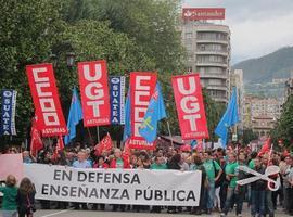 Miles de asturianos corean un rotundo \No\ al desmantelamiento de la enseñanza pública 