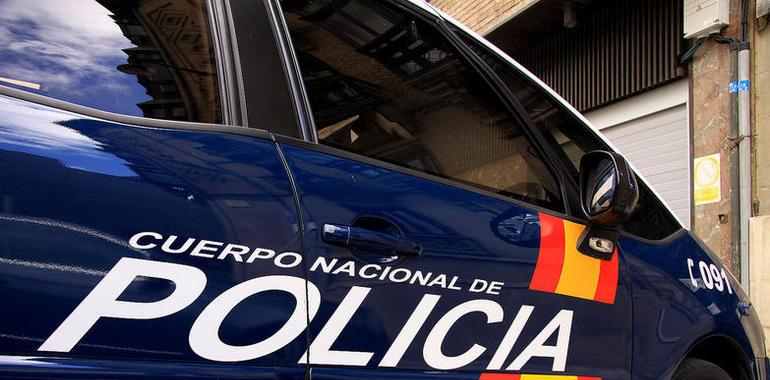 El joven detenido en Oviedo podría ser autor de otros tres delitos sexuales en Llamaquique