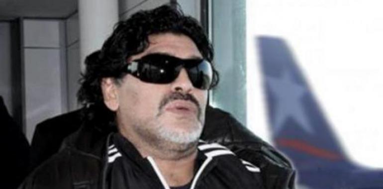 Las FARC invitan a Diego Maradona a jugar un partido por la paz 