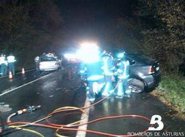 Tres muertos en accidente de tráfico, entre Montecoya y Carancos, en Piloña