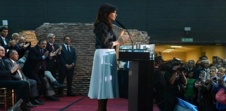 "Todo lo que falta hacer, solo se puede hacer en democracia", afirmó Cristina Fernández