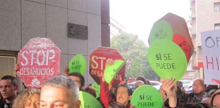 Rechazo a las detenciones de antidesahucios, encarcelados en los calabozos del Natahoyo