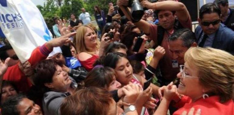 Michelle Bachelet busca ser la primera mandataria reelecta de la historia de Chile 