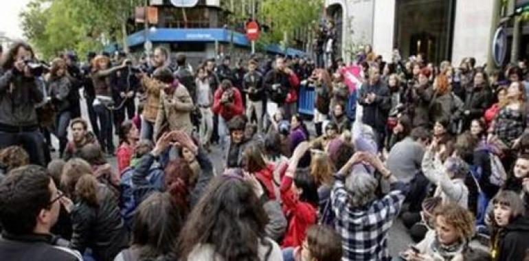 Protestan en París por proyecto de ley española contra el aborto  