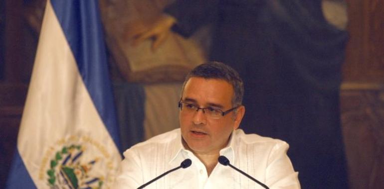 Presidente Funes expresa solidaridad con población afectada por erupción de volcán Chaparrastique