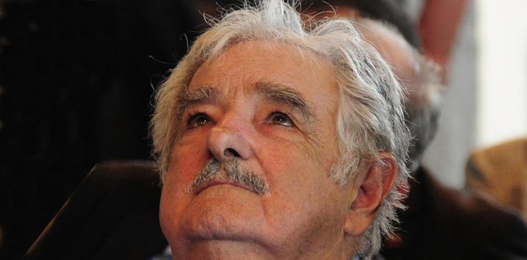 Mujica defiende suministro energético a Argentina más como "una cuestión de derechos humanos”