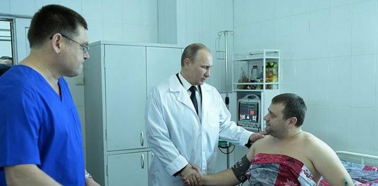 Putin visita a los heridos en los atentados de Volgogrado