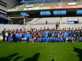 Medio millar de niños presenciaron el entrenamiento del Oviedo