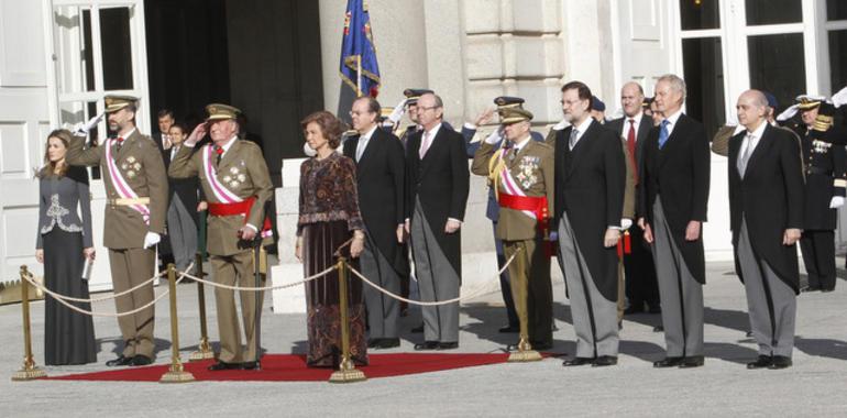 Don Juan Carlos preside la celebración de la Pascua Militar en el Palacio Real