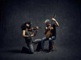  Ara Malikian y Fernando Egozcue en concierto en el Auditorio de Siero