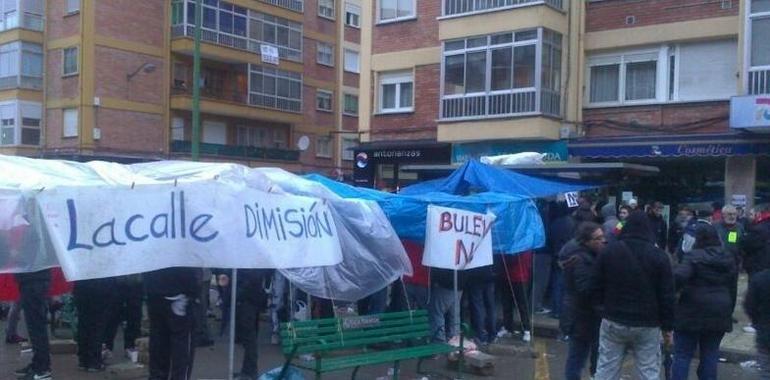 Jóvenes de IU de Asturias apoyan al barrio de Gamonal