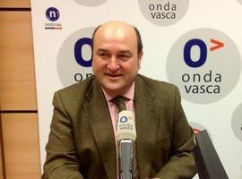 “Euskadi no necesita del Gobierno español una política antiterrorista, sino una política de paz”