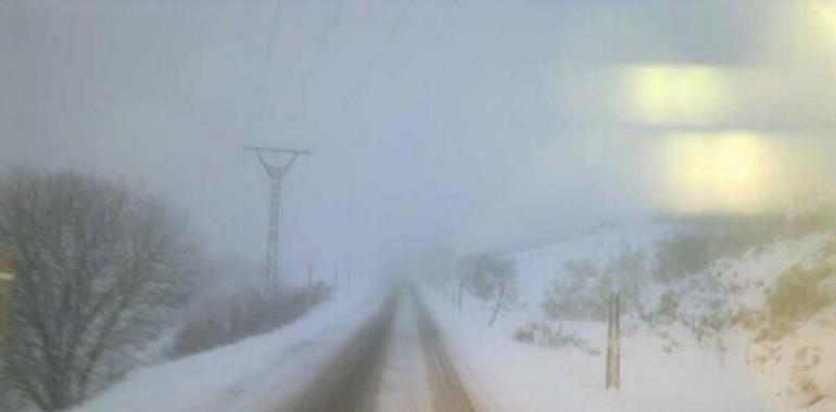 Máximas entre 9 y 10 grados, chubascos, nieve a 700 metros y 14 puertos con cadenas