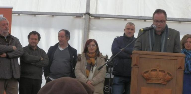 Un canciu de Lluis Nel Estrada a laventura del quesu asturianu nel certamen de Morcín